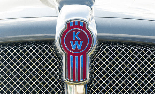 What size mattress fits in a Kenworth T680 Advantage?